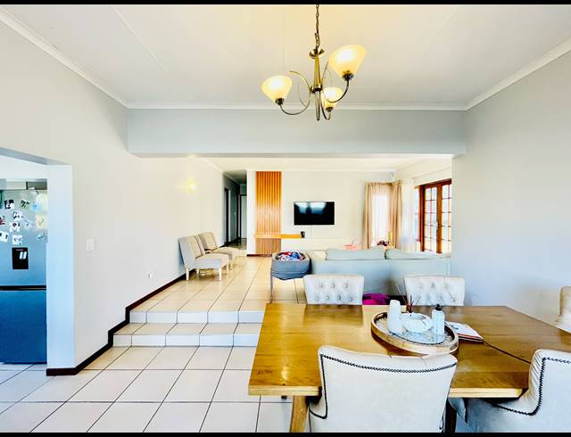 3 BEDROOM HOUSE FOR SALE IN KYALAMI HILLS